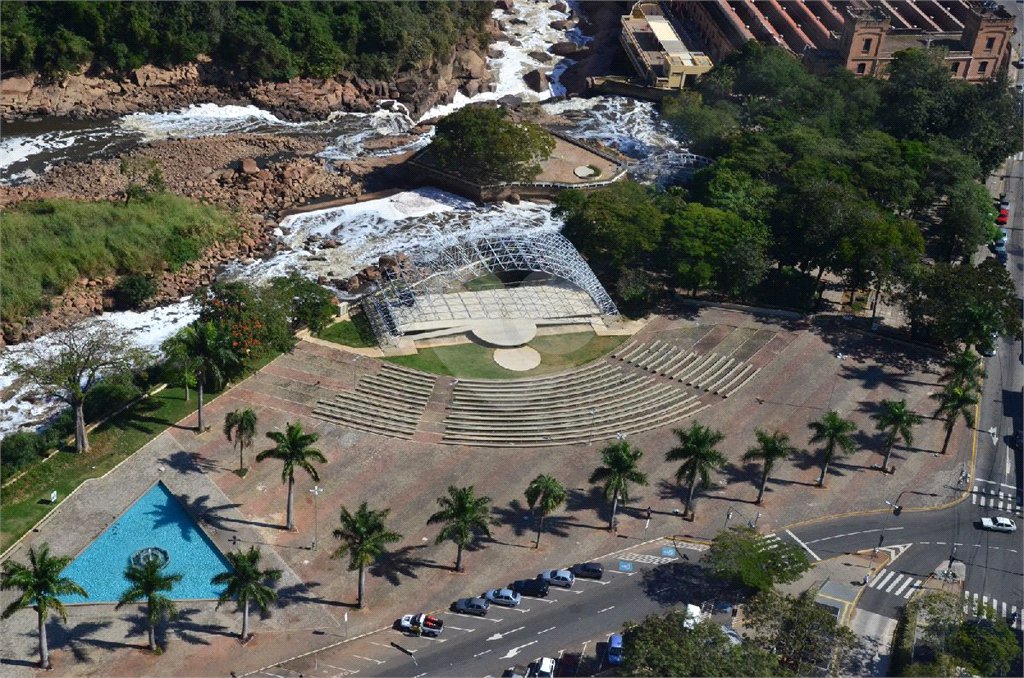 Casa à venda com 2 quartos no Centro, Salto, SP