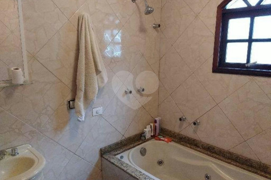 Casa à venda com 6 quartos, sendo 1 suíte, em Freguesia do Ó, São Paulo, SP