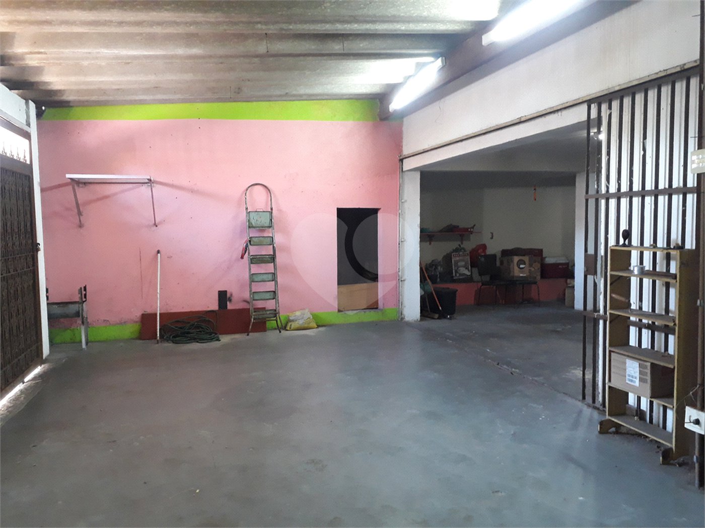 Sobrado à venda com 4 quartos, sendo 1 suíte, em Vila Constança, São Paulo, SP