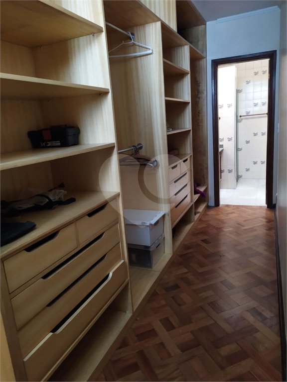 Casa à venda com 4 quartos, sendo 2 suítes, em Jardim das Vertentes, São Paulo, SP