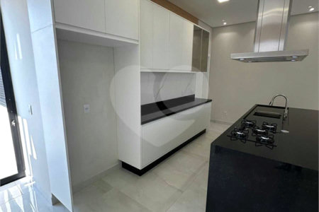 Casa à venda com 3 suítes no condomínio Condomíno Helena Maria, Sorocaba - SP