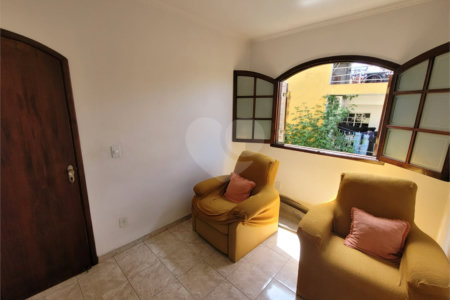 Sobrado à venda com 3 quartos, sendo 1 suíte, em Vila dos Remédios, São Paulo, SP