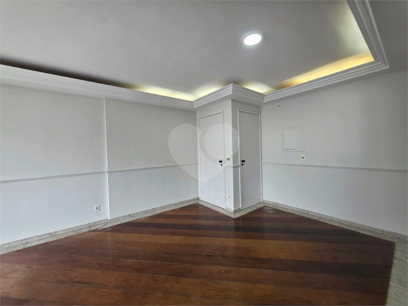 Apartamento à venda com 2 quartos, sendo 1 suíte, em Vila Olímpia, São Paulo, SP