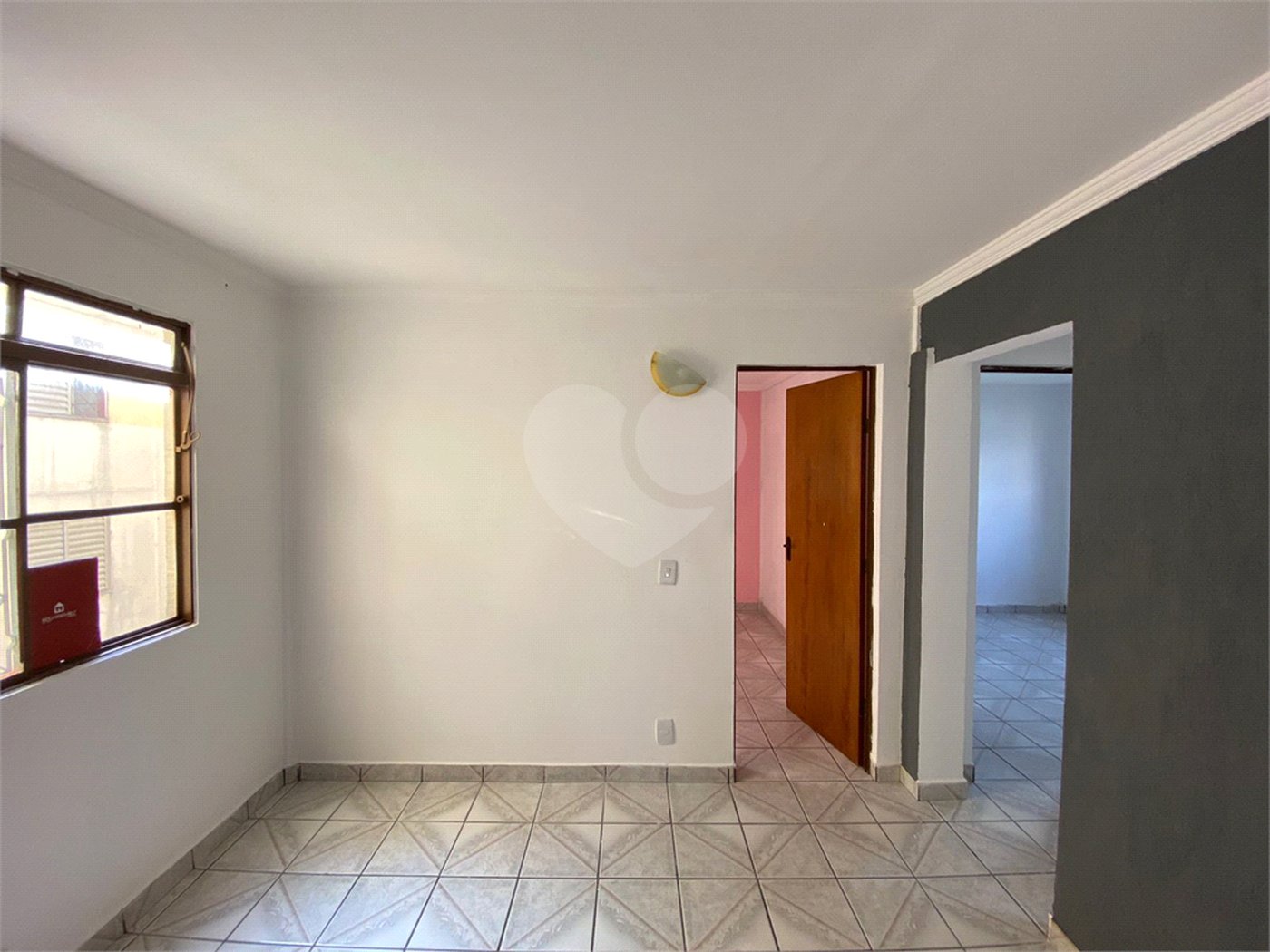 Apartamento para alugar com 2 quartos em Jardim Adriane, Itaquaquecetuba, SP