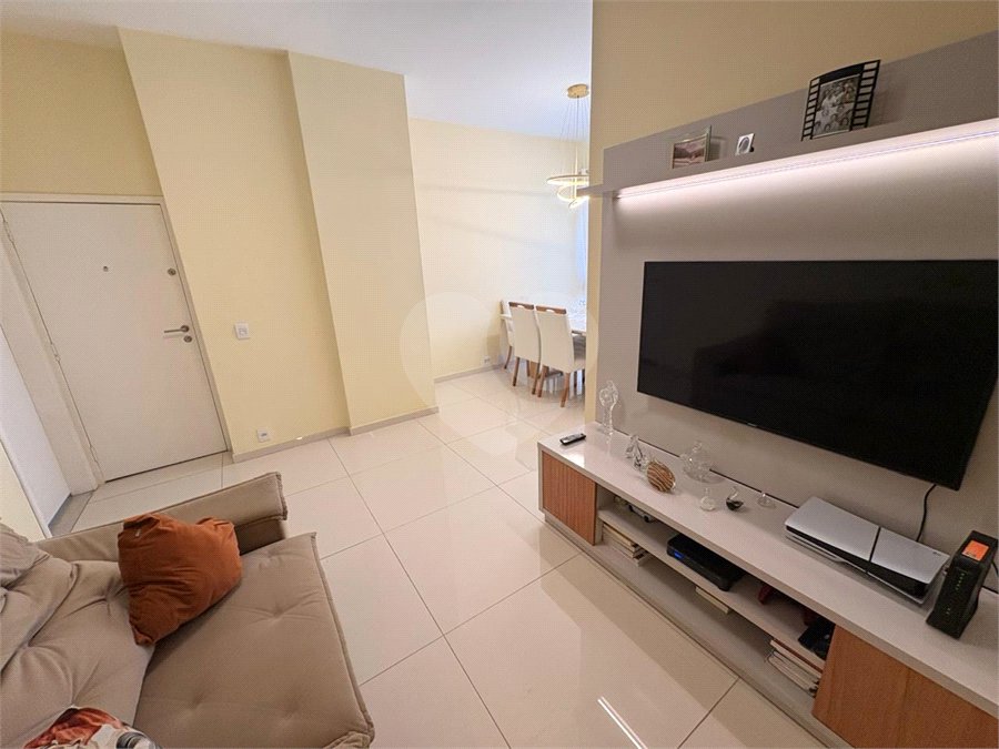 Apartamento à venda com 3 quartos, sendo 1 suíte,  em Lagoa, Rio de Janeiro, RJ