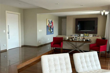 Apartamento à venda com 4 suítes em Real Parque, São Paulo, SP