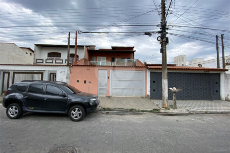 Sobrado à venda com 3 quartos, sendo 1 suíte, em Jardim dos Ipês, Suzano, SP