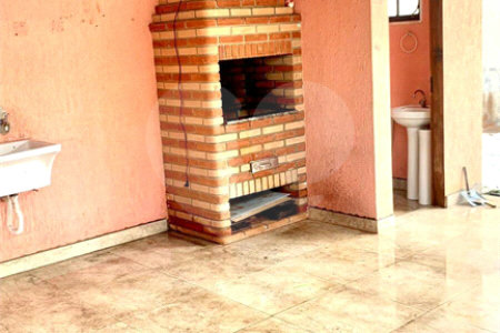 Casa à venda com 3 quartos, sendo 1 suíte, em Vila Figueira, Suzano, SP