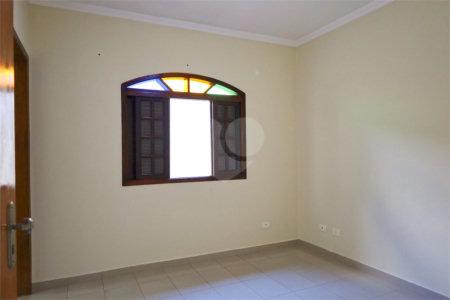 Sobrado à venda com 3 suítes em Vila Marari, São Paulo, SP
