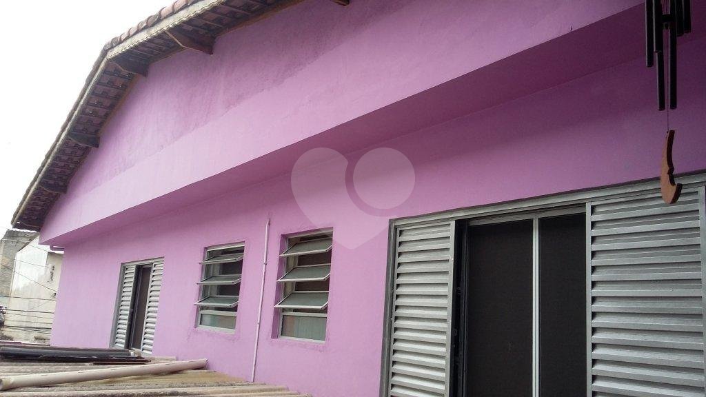 Sobrado à venda com 3 quartos em Parque Peruche, São Paulo, SP