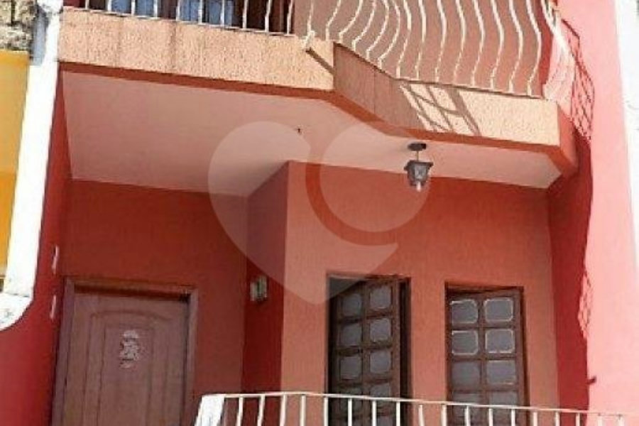 Sobrado à venda com 3 quartos, sendo 1 suíte, em Vila Irmãos Arnoni, São Paulo, SP