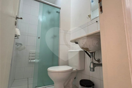 Casa à venda com 3 quartos, sendo 1 suíte, no condomínio New Village, Cotia - SP