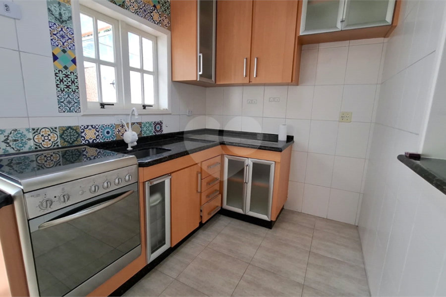 Casa à venda com 2 suítes no condomínio Village Palmas, São Paulo - SP