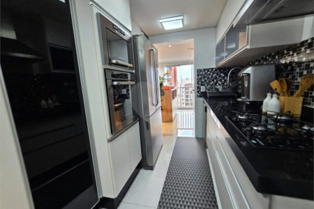 Apartamento à venda com 3 quartos, sendo 1 suíte, em Vila Regente Feijó, São Paulo, SP