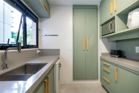 Apartamento à venda com 3 quartos, sendo 1 suíte, em Jardim Morumbi, São Paulo, SP