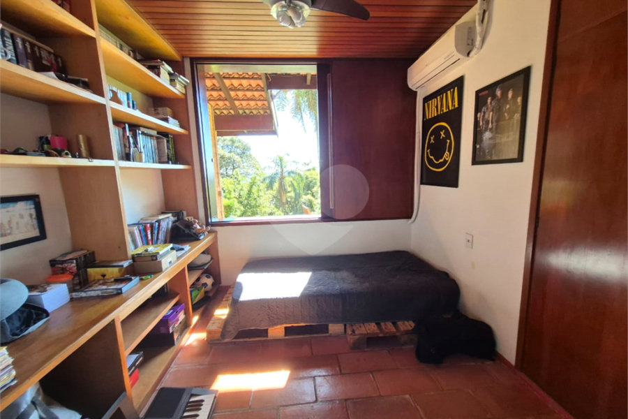 Casa Térrea à venda com 4 quartos, sendo 2 suítes, em Roseira, Mairiporã, SP