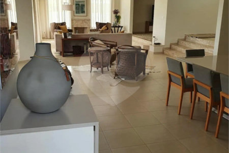 Casa à venda com 5 quartos, sendo 4 suítes, no condomínio Sol Vinhedo, Vinhedo - SP