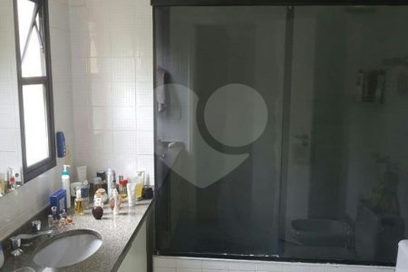 Apartamento à venda com 3 quartos, sendo 1 suíte, em Vila Andrade, São Paulo, SP