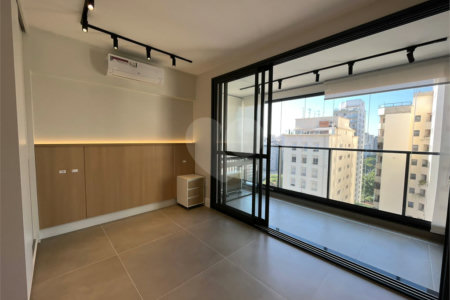 Studio locado á venda perto do metrô no Campo Belo, São Paulo - SP