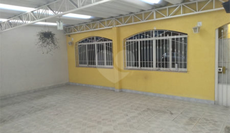 Casa Térrea à venda com 4 quartos, sendo 1 suíte,  em Vila Medeiros, São Paulo, SP