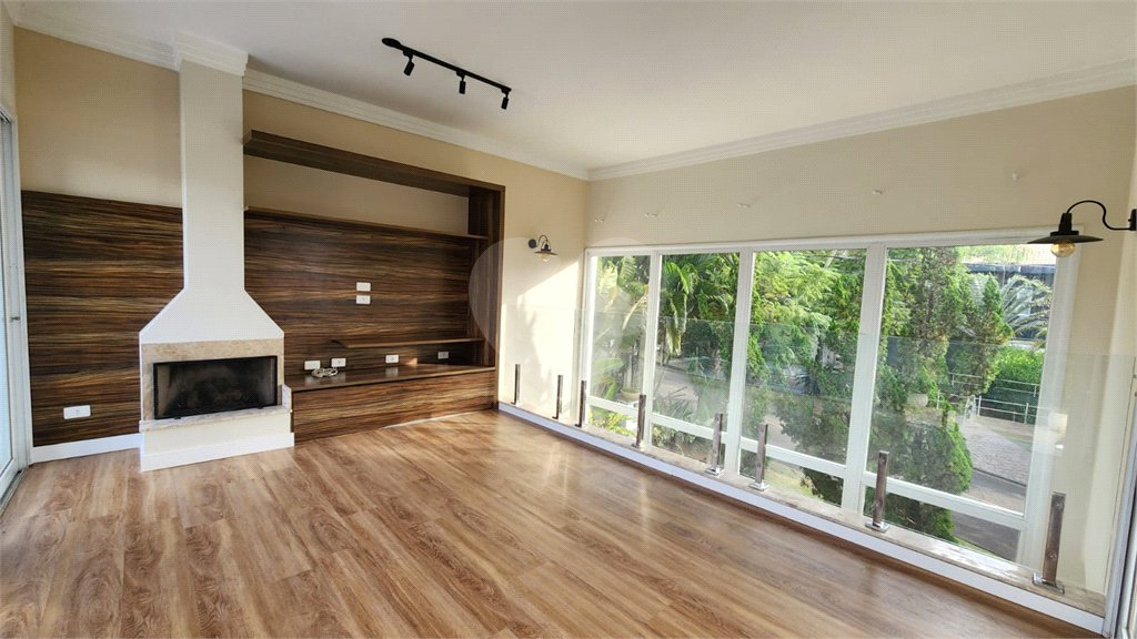 Casa à venda com 5 quartos, sendo 2 suítes, no condomínio Residencial Jardim Primavera, Louveira - SP