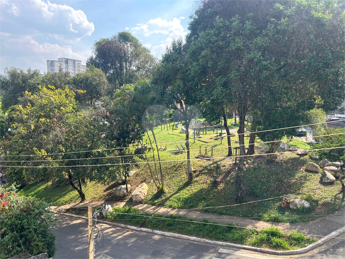 Sobrado à venda com 4 suítes em Tremembé, São Paulo, SP