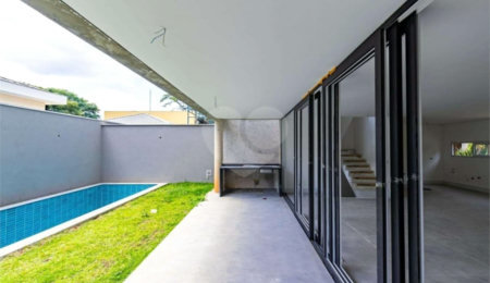 Casa à venda com 4 suítes no condomínio Venezia, São Paulo - SP
