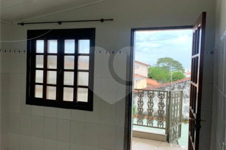 Casa à venda com 3 quartos, sendo 1 suíte, em Parque Santa Rosa, Suzano, SP