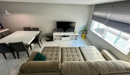 Casa à venda com 3 quartos, sendo 1 suíte,  no condomínio Marcio Thomaz, São Paulo - SP