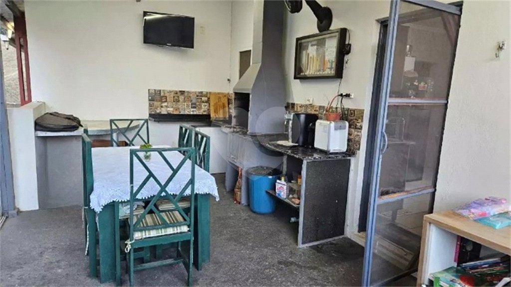 Casa à venda com 3 quartos, sendo 2 suítes, no condomínio Vinhas da Vista Alegre - Lado Café, Vinhedo - SP