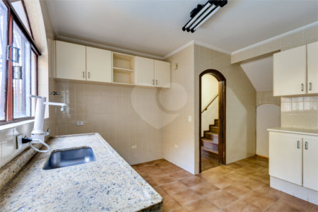 Sobrado à venda com 3 quartos, sendo 1 suíte, em Alto da Boa Vista, São Paulo, SP