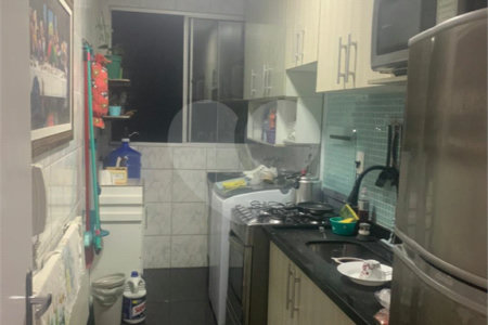 Apartamento à venda com 2 quartos em Jardim Itamarati, Poá, SP