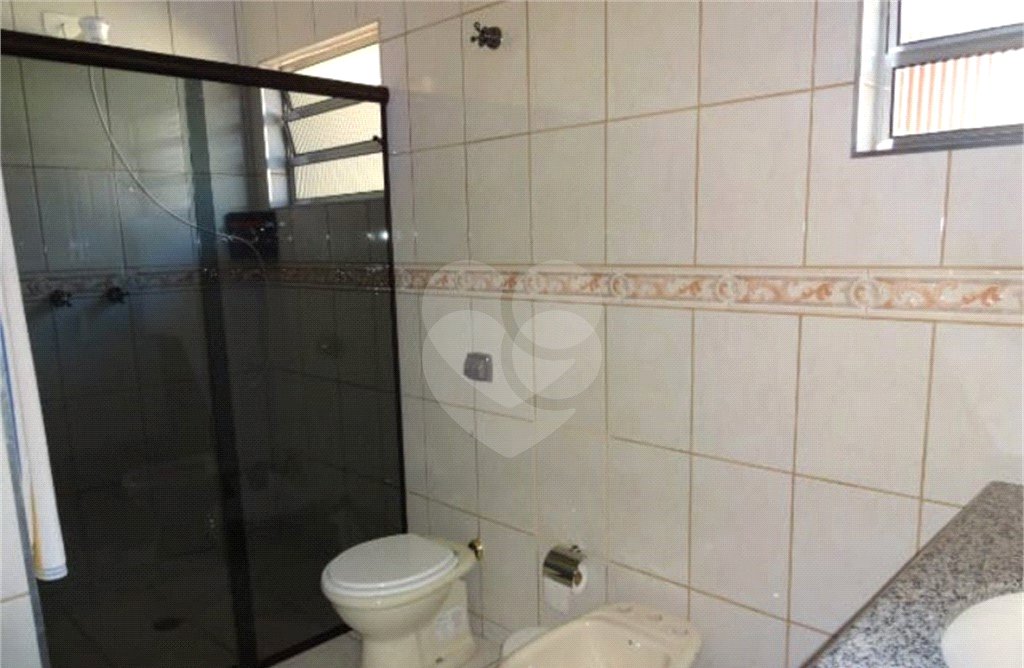 Sobrado à venda com 3 quartos, sendo 1 suíte, em Jardim São Luís, São Paulo, SP