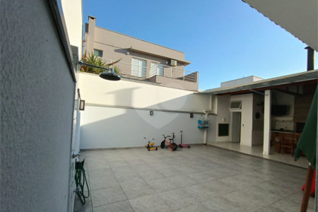 Casa à venda com 3 suítes no condomínio Granja Deolinda, Sorocaba - SP