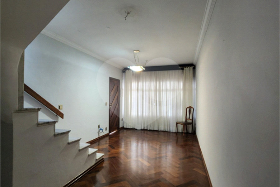 Sobrado à venda com 3 quartos, sendo 1 suíte, em Vila Constança, São Paulo, SP