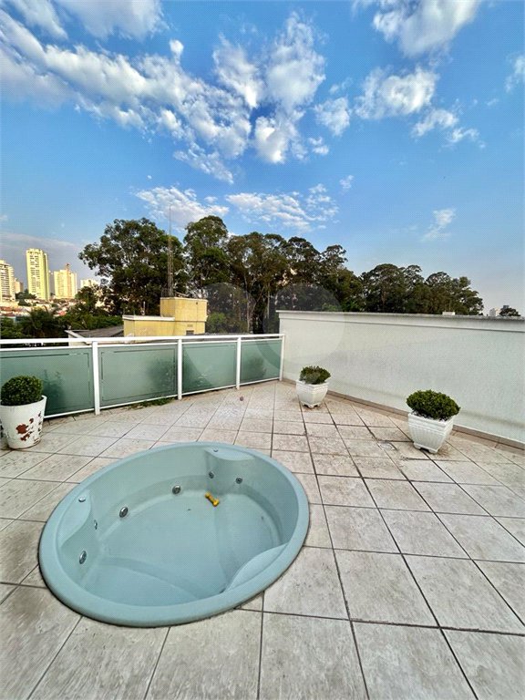 Casa à venda com 3 suítes no condomínio Itapuã XI, São Paulo - SP
