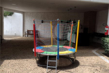 Casa à venda com 4 quartos, sendo 3 suítes,  no condomínio Vila das Flores, São Paulo - SP