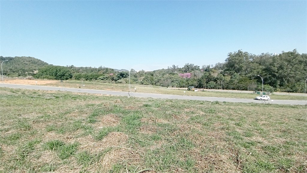 Terreno à venda com 1 suíte em Jardim Portugal, Valinhos, SP
