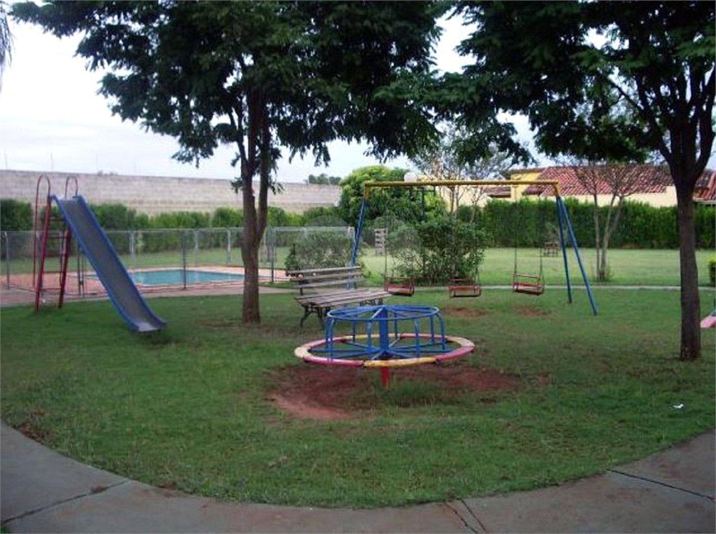 Casa à venda com 3 quartos, sendo 1 suíte, no condomínio Portal dos Pinheiros, Ribeirão Preto - SP