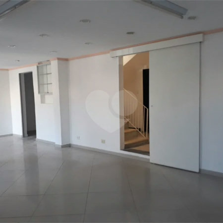 Sobrado para alugar com 4 quartos no Centro, São Roque, SP