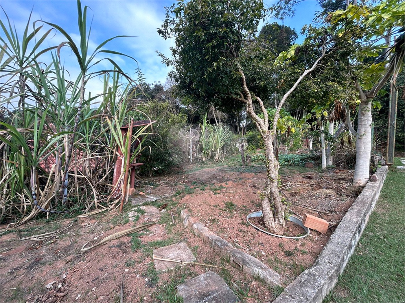 Casa em condomínio à venda com 3 quartos, sendo 1 suíte,  no Centro, Bom Jesus dos Perdões, SP