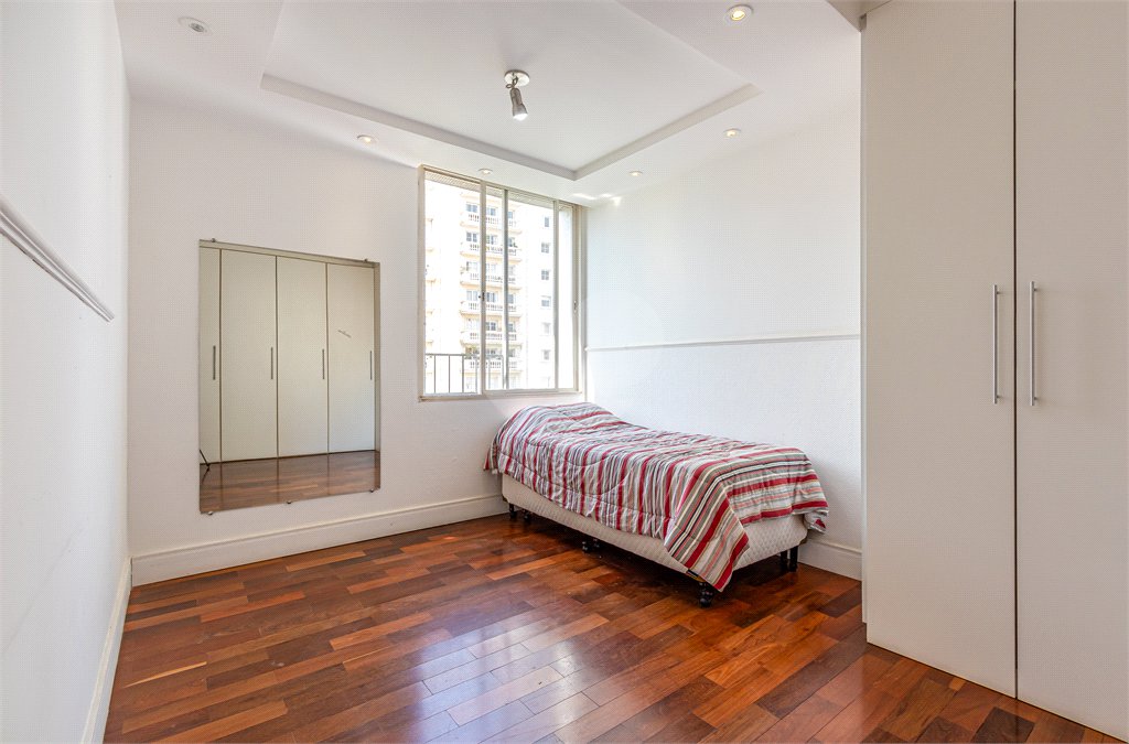 Apartamento à venda com 3 quartos, sendo 1 suíte, em Itaim Bibi, São Paulo, SP