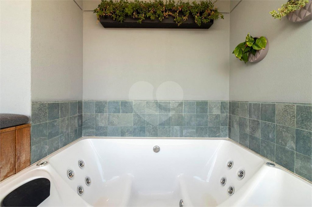 Apartamento à venda com 3 quartos, sendo 2 suítes, em Pinheiros, São Paulo, SP