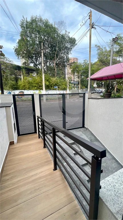 Sobrado com 3 andares, 350 m², 6 quartos, 2 suítes e 5 vagas para locação no Jardim Anália Franco!