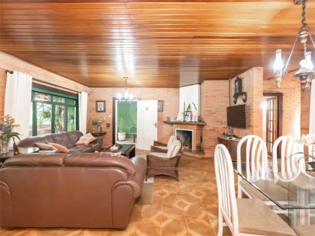 Casa à venda com 4 quartos, sendo 1 suíte,  em Jabaquara, São Paulo, SP