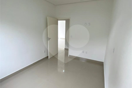 Casa à venda com 3 quartos, sendo 1 suíte,  no condomínio Terras do Vale, Caçapava - SP