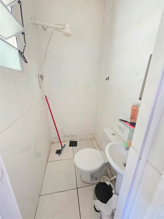 Casa à venda com 6 quartos, sendo 2 suítes,  em Conjunto Residencial Butantã, São Paulo, SP