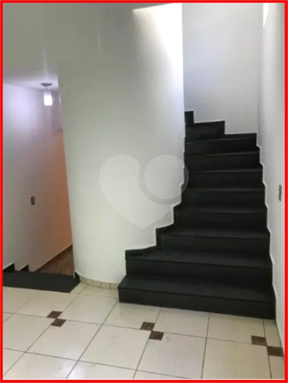 Sobrado à venda com 3 quartos, sendo 1 suíte, em Ferreira, São Paulo, SP