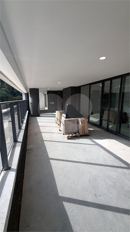 Apartamento à venda com 4 suítes em Vila Cordeiro, São Paulo, SP