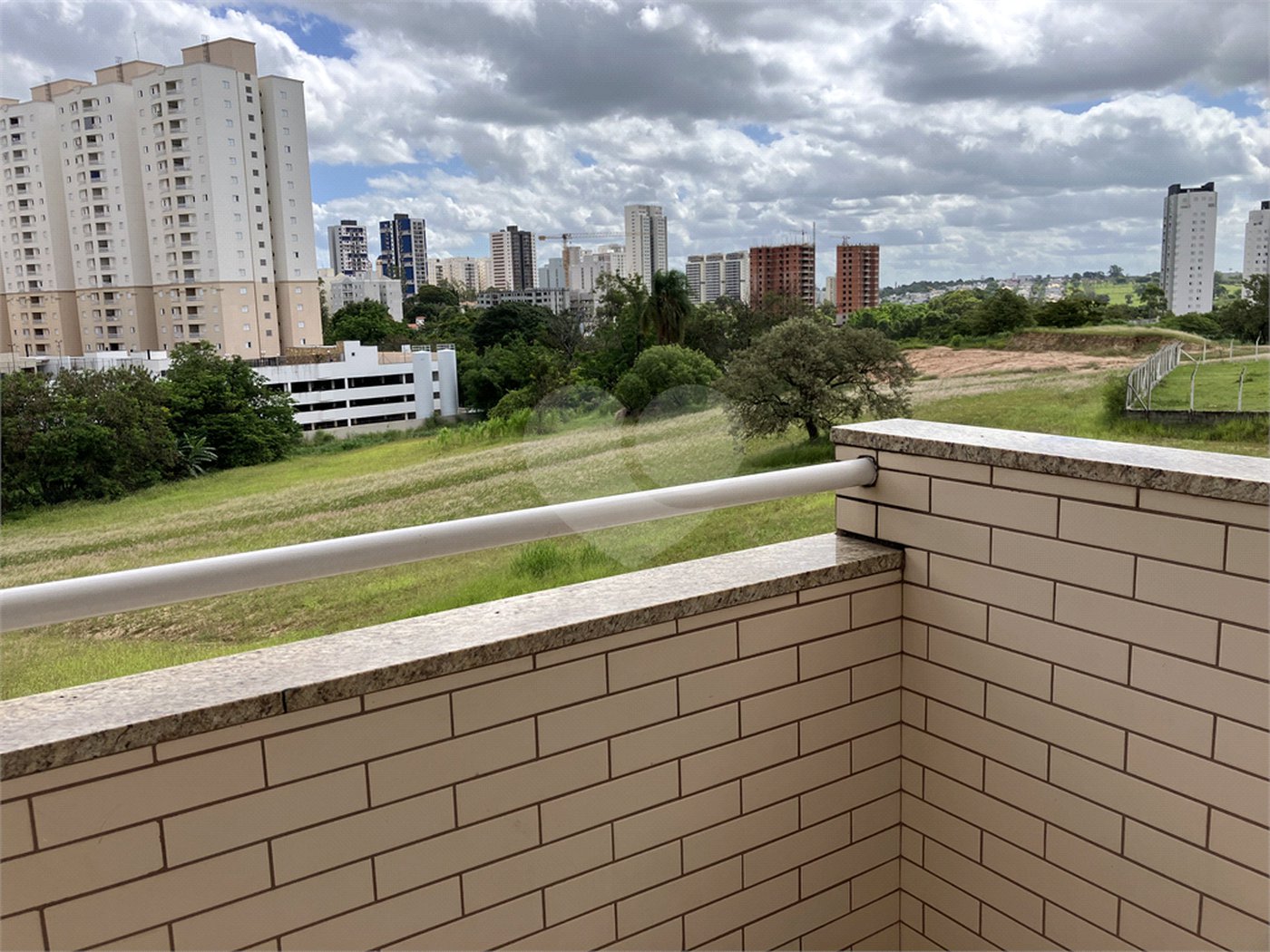 Apartamento à venda com 3 quartos, sendo 1 suíte, em Parque Campolim, Sorocaba, SP